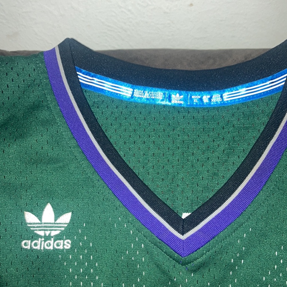 Milwaukee Bucks throwback jersey - Picture 3 of 4